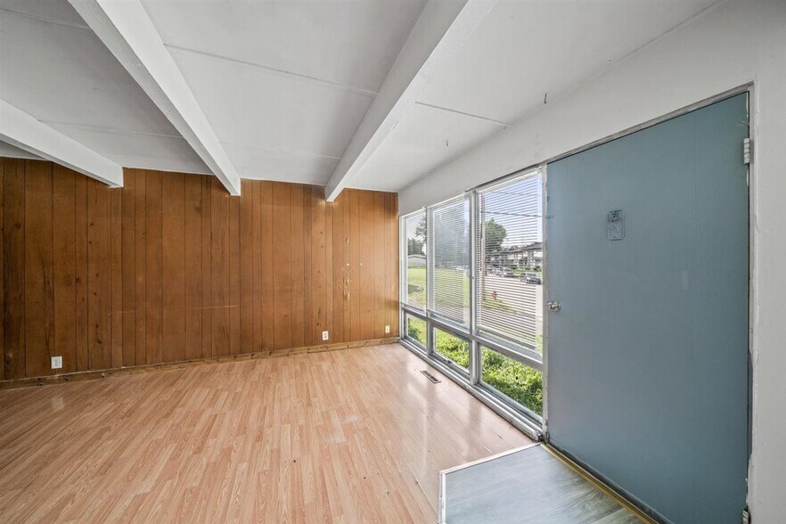 More Photos Of , Kansas City Multifamily For Sale