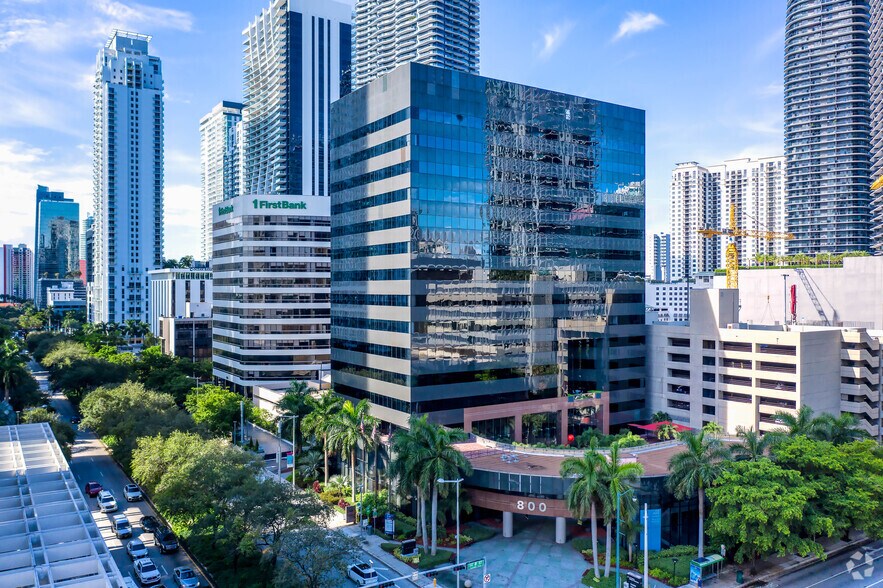 Primary Photo Of 800 Brickell Ave, Miami Office Residential For Lease