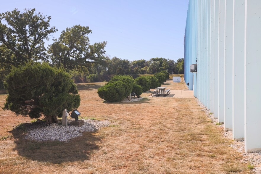 More Photos Of 10800 Lyndale Ave S, Bloomington Office For Lease