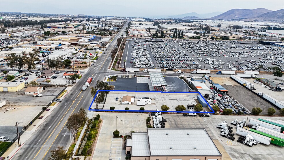 More Photos Of 15059 Slover Ave, Fontana Office For Lease