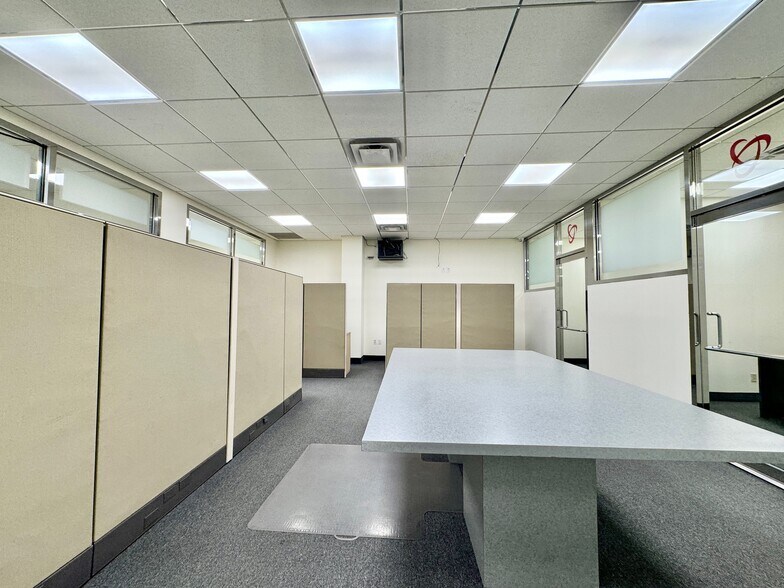 More Photos Of 25-21 49th St, Astoria Office For Lease