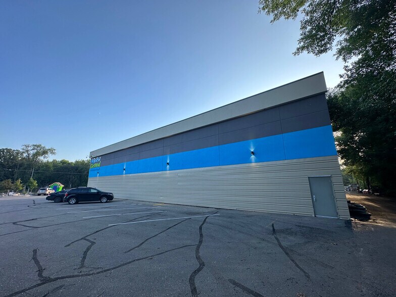 More Photos Of 1250 4th Ave NW, Minot Storefront For Lease