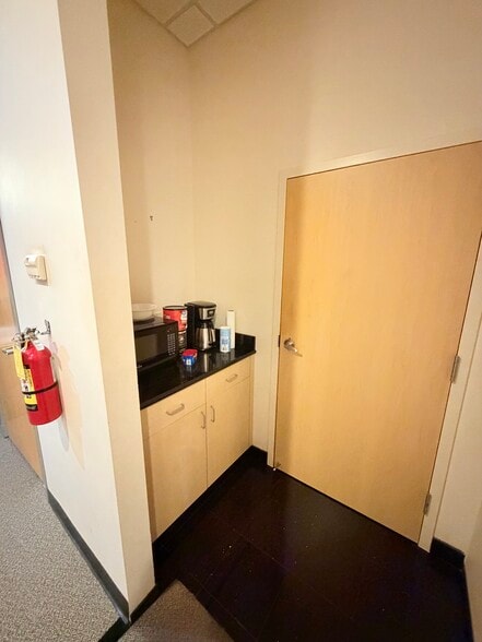 More Photos Of 1239 E Newport Center Dr, Deerfield Beach Office For Sale