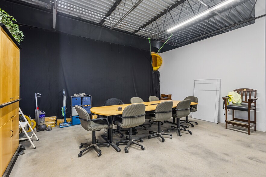 More Photos Of 2104 International Ln, Madison Light Distribution For Sale