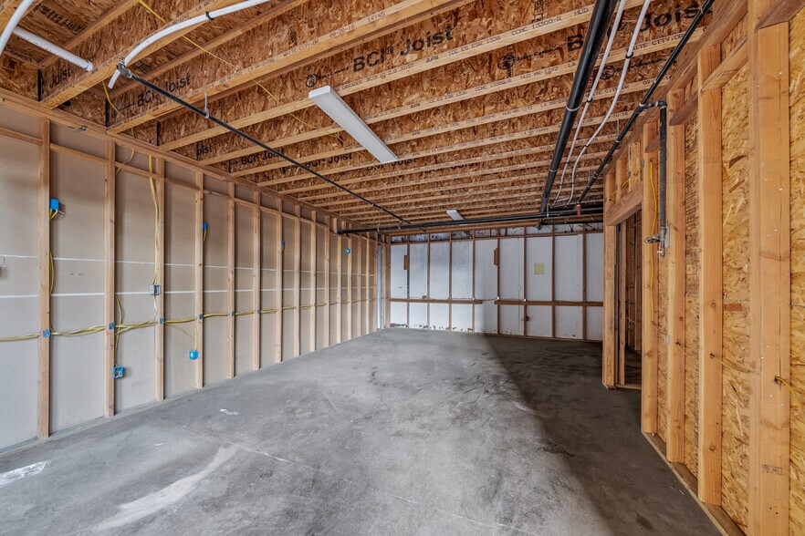 More Photos Of 1385 Antelope Rd, White City Manufacturing For Lease