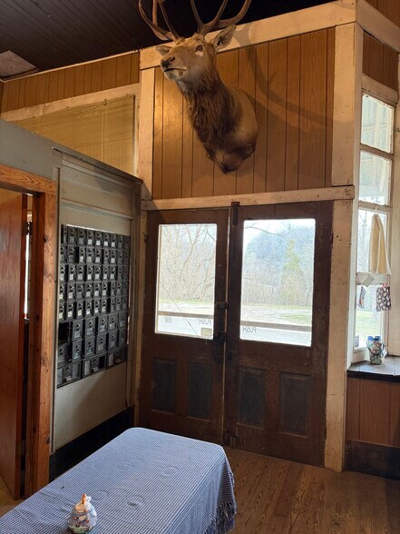 More Photos Of 128 River Rd, Marshall General Retail For Sale