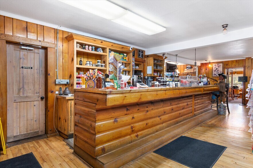 More Photos Of 9738 Highway 55, Cascade Restaurant For Sale