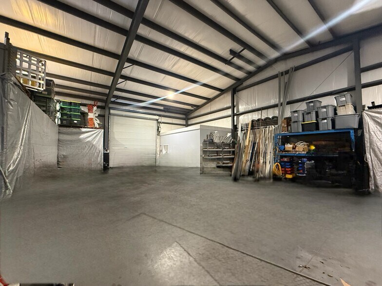 More Photos Of 6860 28th St Cir, Sarasota Warehouse For Sale