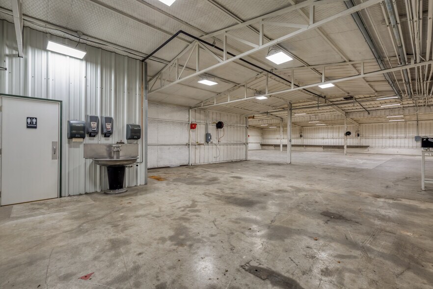 More Photos Of 3100 E Highway 199, Springtown Warehouse For Lease