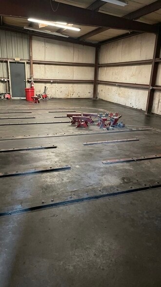 More Photos Of 2714 Southern Ave, Memphis General Retail For Lease