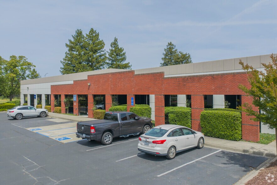 More Photos Of 2160-2180 Northpoint Pky, Santa Rosa Flex For Lease