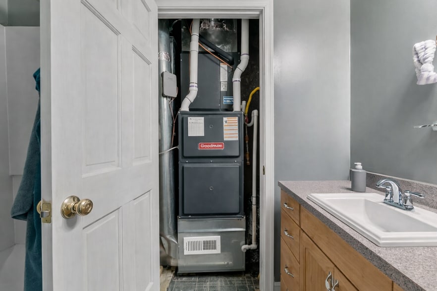 More Photos Of 1215 John St, Baltimore Multifamily For Sale