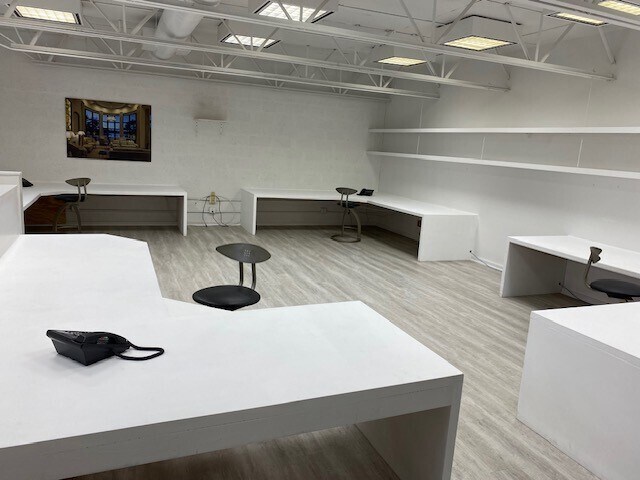 More Photos Of 4199 N Dixie Hwy, Boca Raton Warehouse For Lease