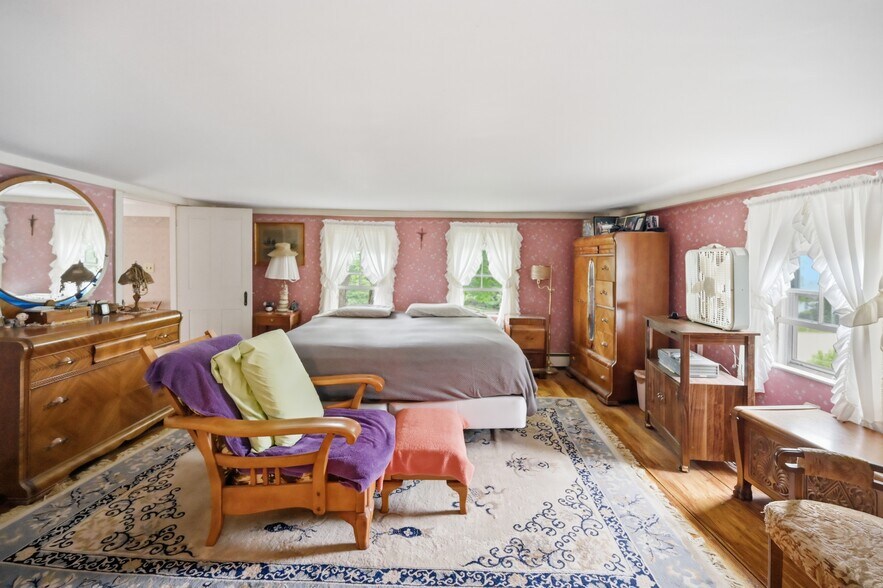 More Photos Of 65 Chester Rd, Raymond Flex For Sale