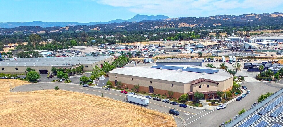 More Photos Of 5600 Earhart Ct, Windsor Warehouse For Lease