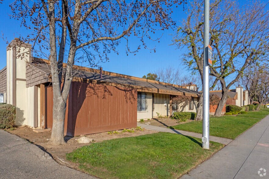 More Photos Of 1221 N Peach Ave, Fresno Apartments For Sale