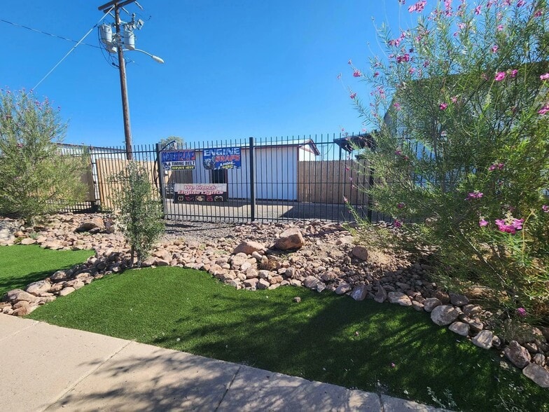 More Photos Of 230 E Coolidge Ave, Coolidge Warehouse For Sale