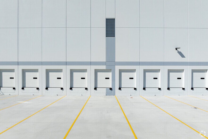 More Photos Of 85 Main St, Spotswood Manufacturing For Lease