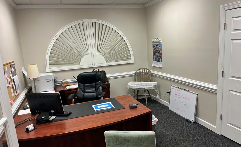 More Photos Of 113 Lee Ct, Clayton Flex For Lease