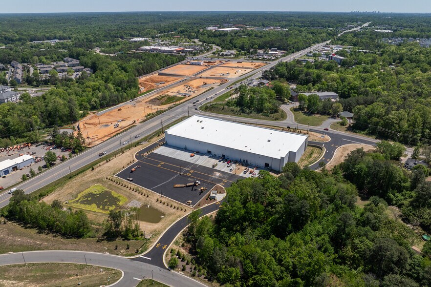 More Photos Of 10380 Cedar Ln, Glen Allen Warehouse For Lease