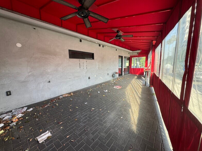 More Photos Of 4001 W Riverside Dr, Burbank Storefront For Lease