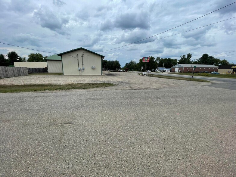 More Photos Of 505 N Cass St, Morley Auto Repair For Sale