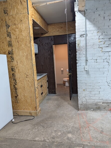 More Photos Of 67 Brenner Ave, Dayton Warehouse For Sale