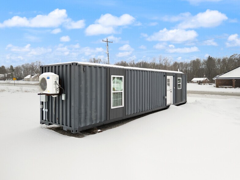 More Photos Of 677 S Cardinal Ln, Scottsburg Industrial For Sale