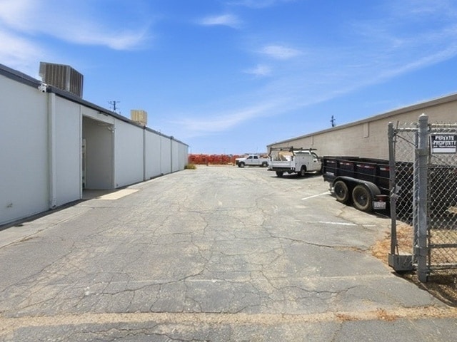 More Photos Of 211 M St, Fresno Service For Sale