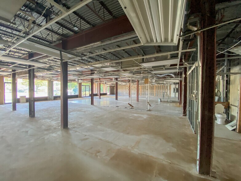 More Photos Of 100 Walkers Village Way, Walkersville General Retail For Lease