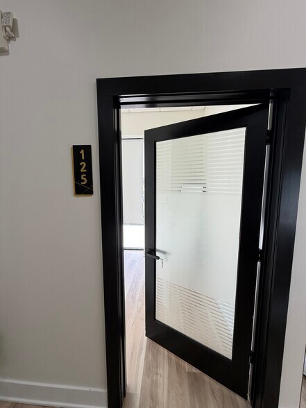More Photos Of 5770 Peachtree Industrial Blvd, Norcross Storefront For Lease