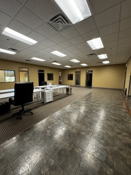 More Photos Of 12290 Crystal Commerce Loop, Fort Myers Flex For Lease