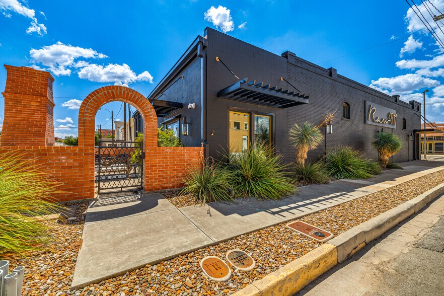 More Photos Of 38 N Chadbourne St, San Angelo Bar For Sale