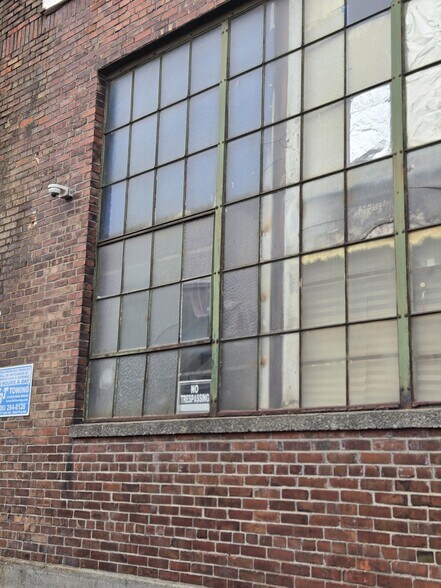 More Photos Of 5020 S Colorado Ave, Seattle Warehouse For Sale