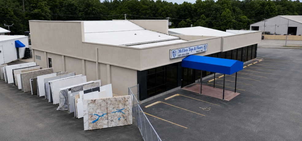 More Photos Of 18525 I-30 Hwy, Benton Showroom For Sale