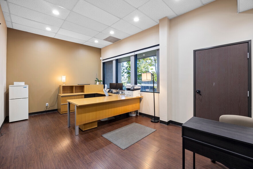 More Photos Of 23275 South Pointe Dr, Laguna Hills Office For Sale