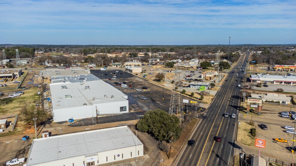 More Photos Of 98-110 Midtown Dr, Kilgore Unknown For Lease
