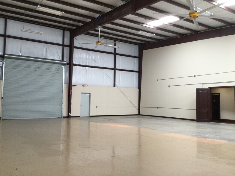 More Photos Of 8152 Spring Cypress Rd, Spring Light Distribution For Sale