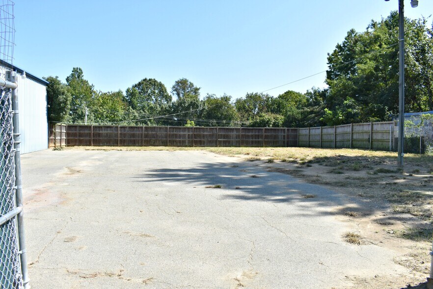 More Photos Of 11275 Edge Hill Rd, Newburg Service For Sale