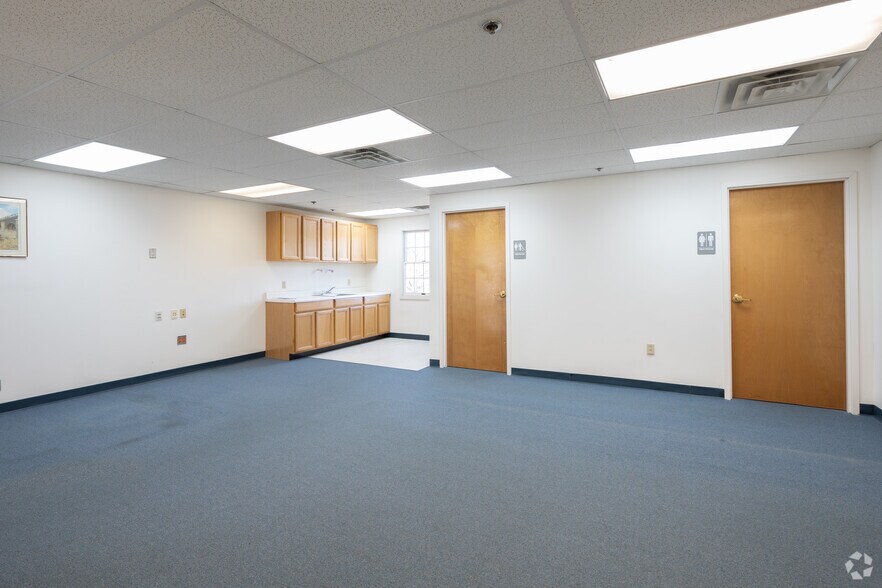 More Photos Of 2288 2nd Street Pike, Newtown Office For Lease