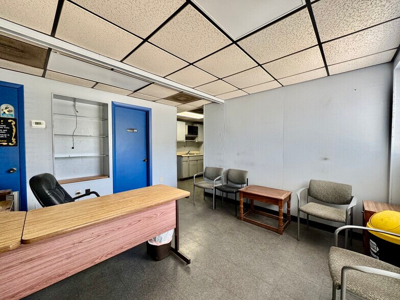 More Photos Of 6211 Blanding Blvd, Jacksonville Auto Repair For Lease