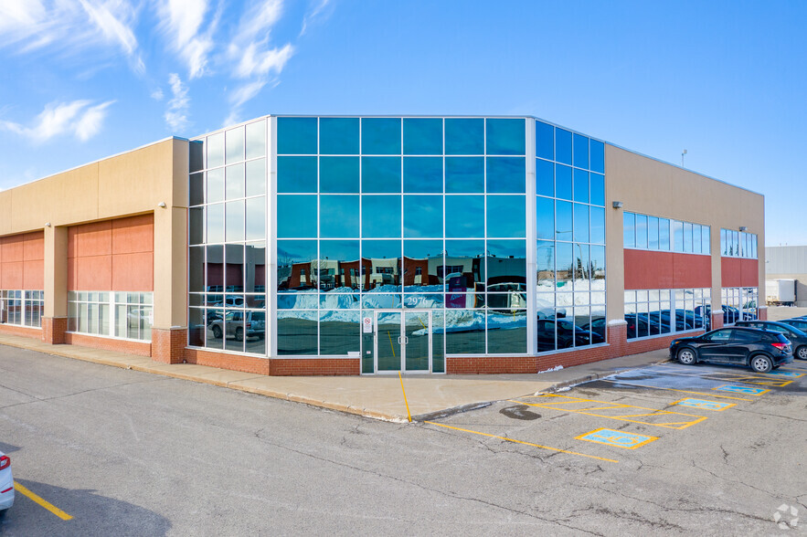 Primary Photo Of 2900-2976 Rue Joseph-A.-Bombardier, Laval Warehouse For Lease