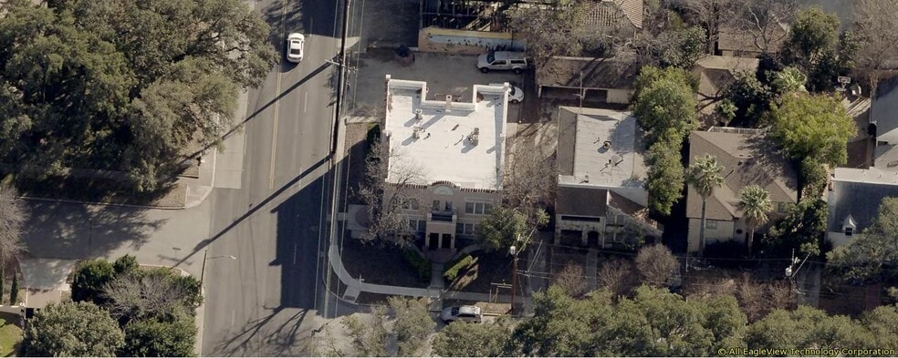 More Photos Of 400 W Lynwood Ave, San Antonio Apartments For Sale