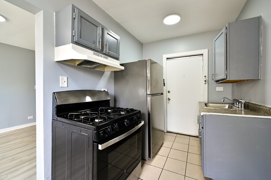More Photos Of 348 W 74th St, Chicago Apartments For Sale