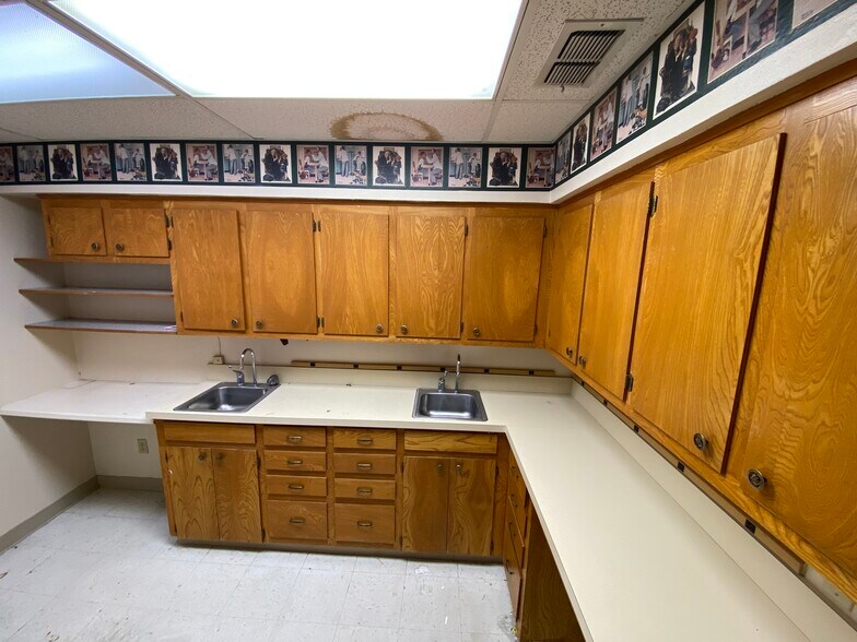 More Photos Of 605 Avalon Dr, Seagoville Medical For Lease
