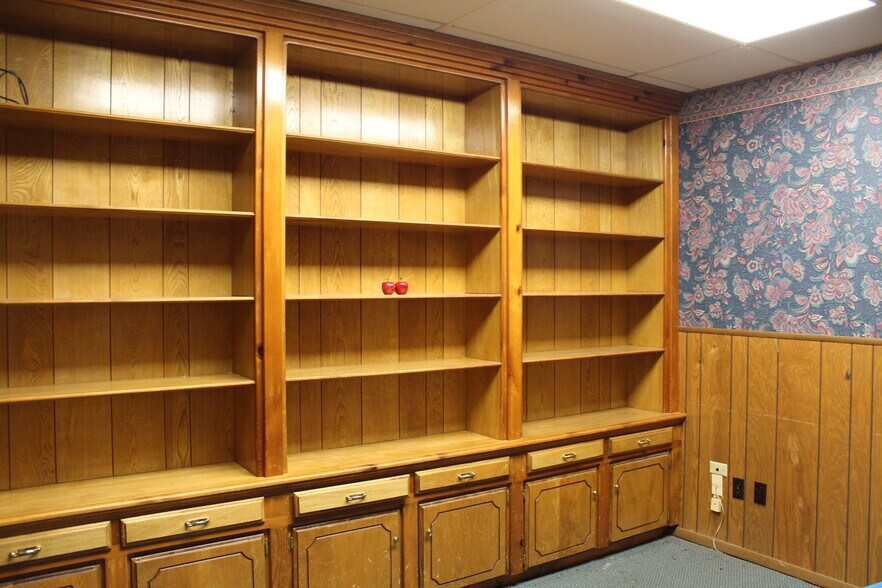 More Photos Of 628 4th St, Healdton Healthcare For Sale