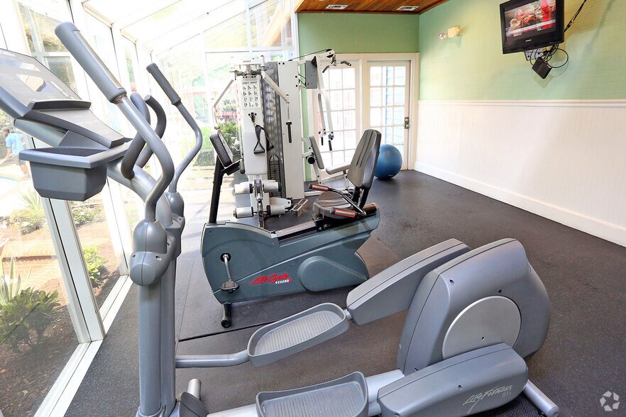 More Photos Of 3001 Reflections Way, Virginia Beach Apartments For Sale