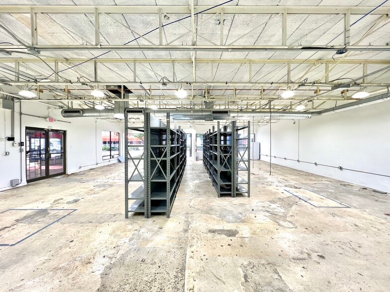 More Photos Of 3390 SW 22nd St, Miami Storefront Retail Office For Lease