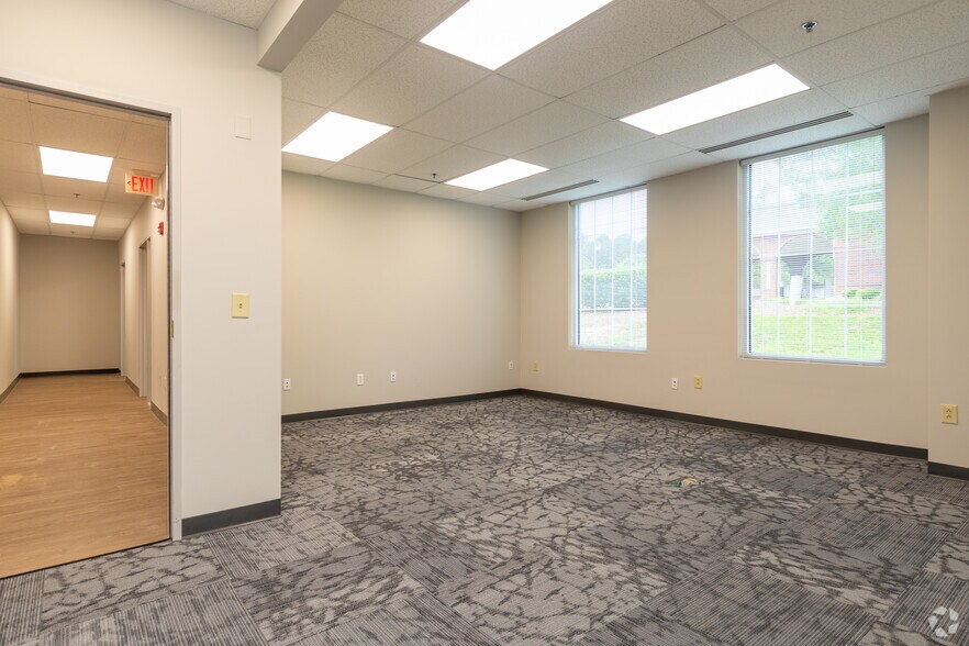 More Photos Of 50101 Governors Dr, Chapel Hill Office For Lease