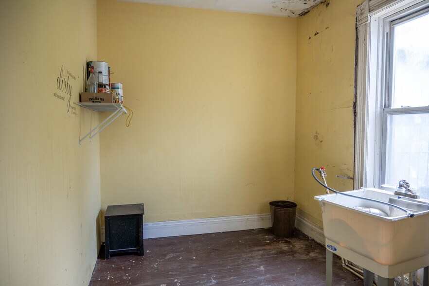 More Photos Of 215 Main St, Elroy Storefront Retail Residential For Sale